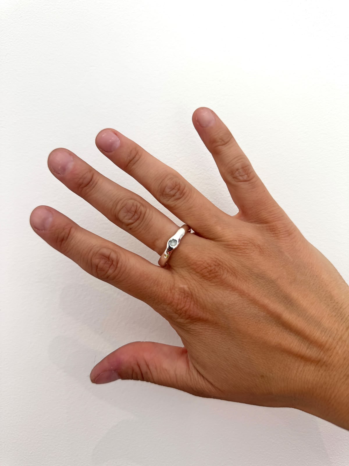 bague pate d'argent avec zircon cubique bleu