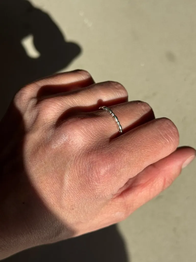 Atelier fine bague en argent (1)_800px.webp