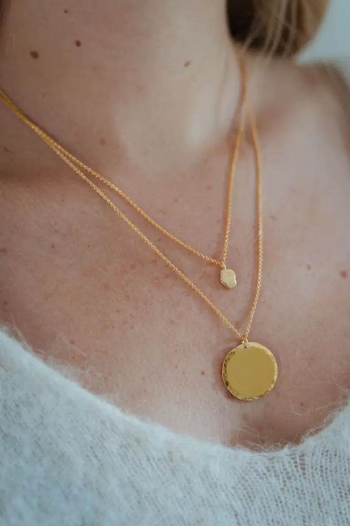 Pépite-or-18k-fairtrade-avec-autre-collier